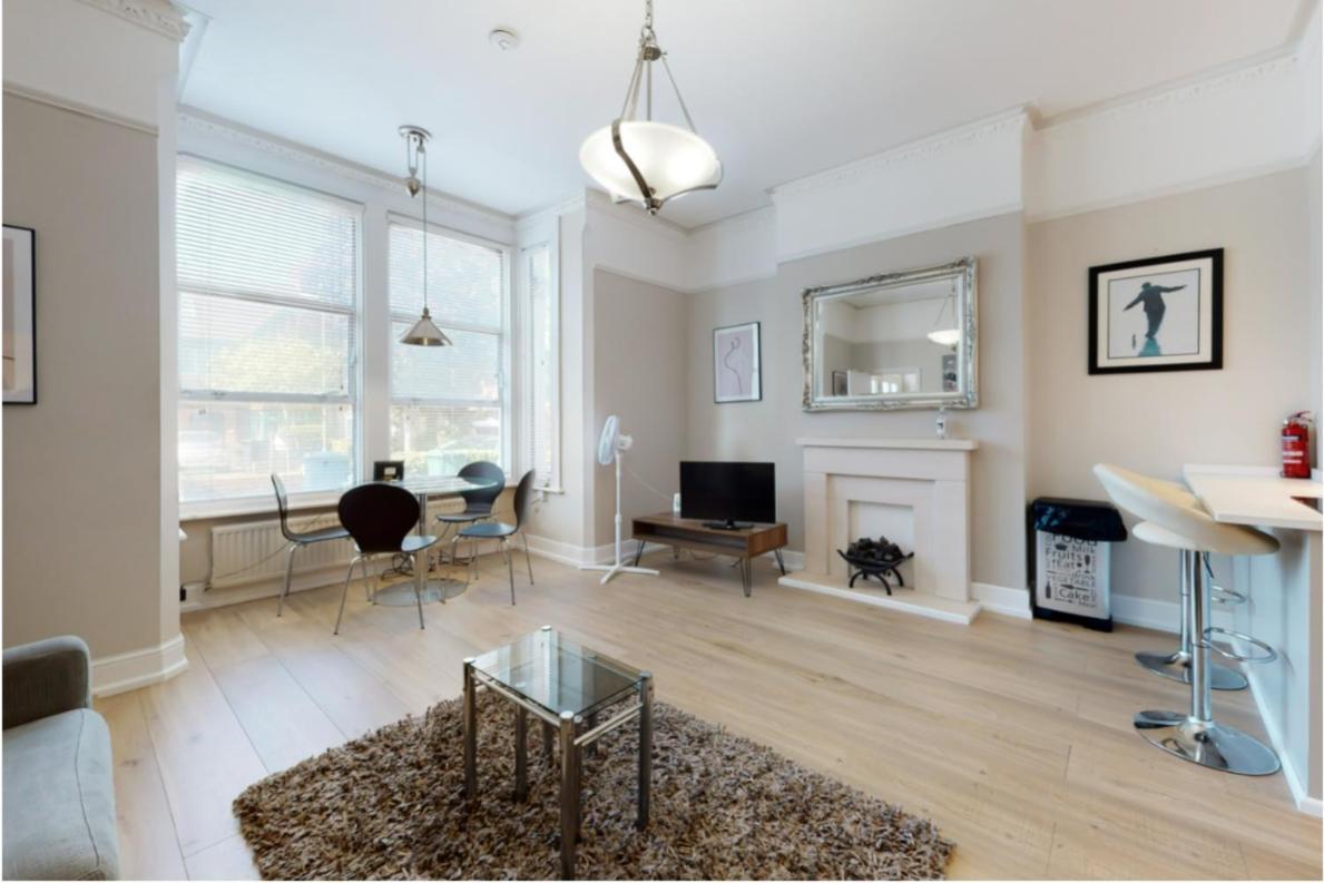 Super 1 Bedroom Flat In Hendon Near Middlesex University With Private Parking Kültér fotó