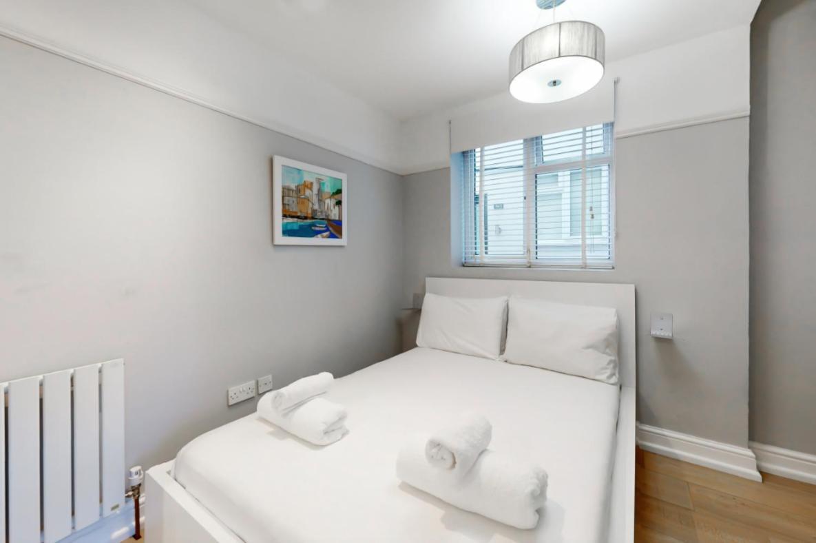 Super 1 Bedroom Flat In Hendon Near Middlesex University With Private Parking Kültér fotó